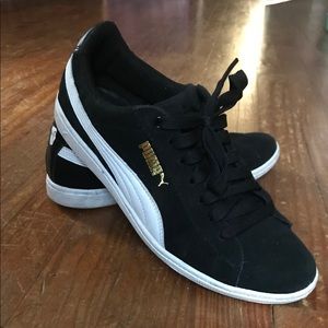 Black & White Suede Puma Vikky